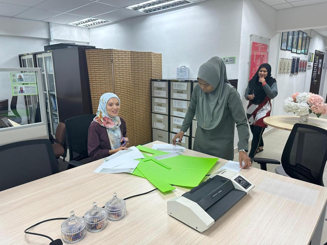 Jom Gotong - royong Perdana - Pusat Pengurusan Kualiti Universiti (PPQ)